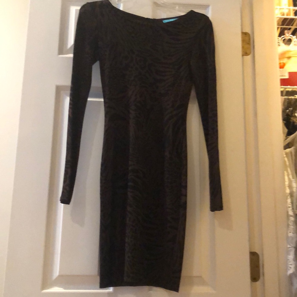 Alice and Olivia long sleeve fitted dress